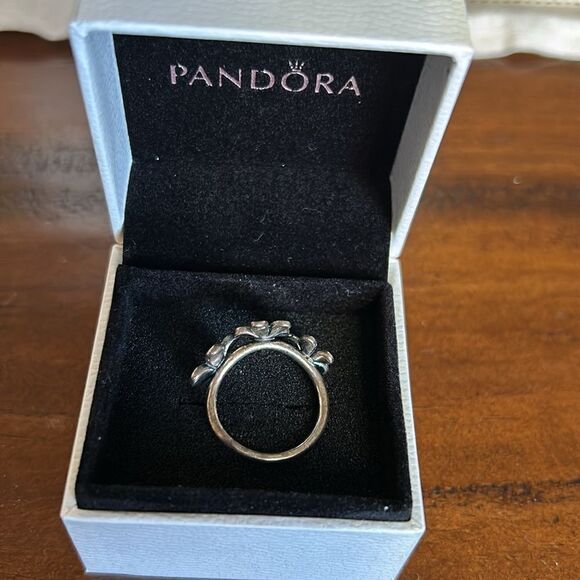 Pandora 3 daisy’s Ring size is 5.5  with original box - Picture 6 of 12